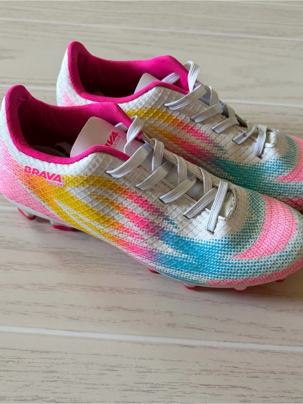 Brava Soccer Cleats Size 4.5 D
